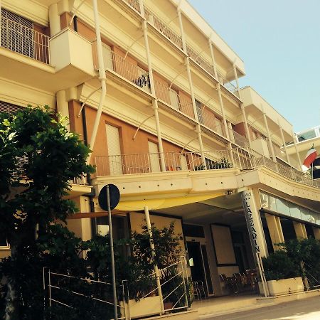 Hotel Lazzarini Bellaria – Igea Marina Kültér fotó