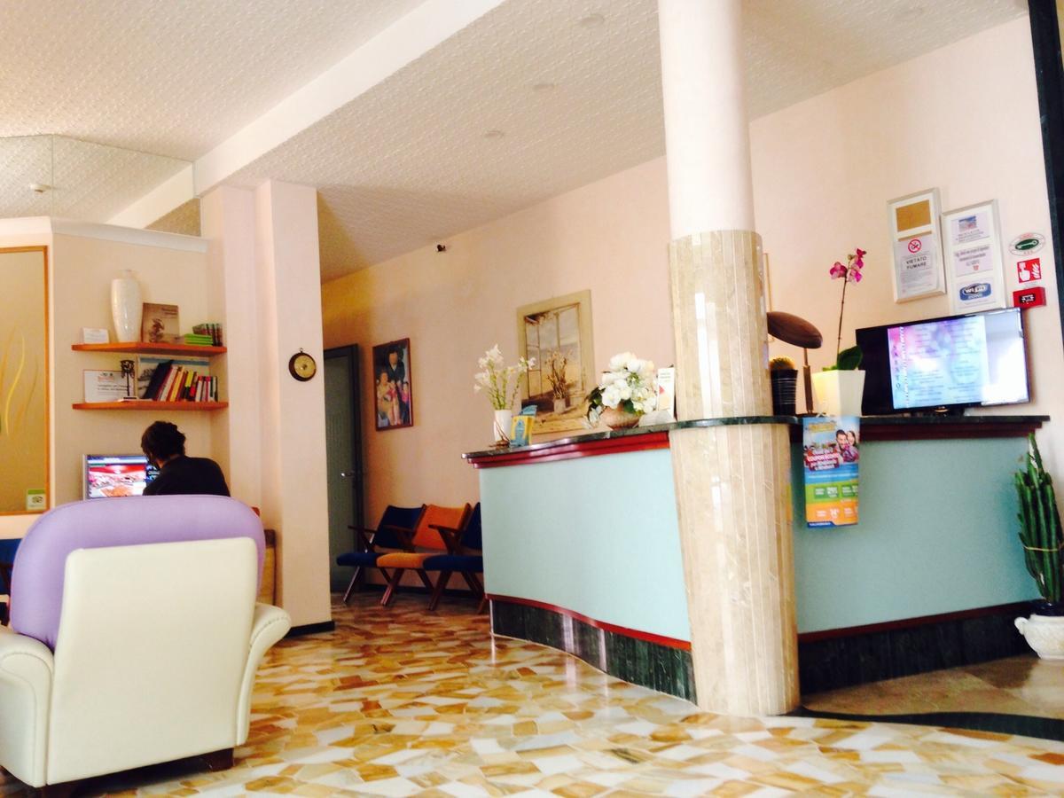 Hotel Lazzarini Bellaria – Igea Marina Kültér fotó