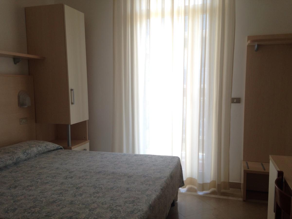 Hotel Lazzarini Bellaria – Igea Marina Kültér fotó